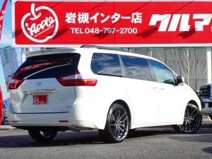 シエナ新車並行　ダブルサンルーフ