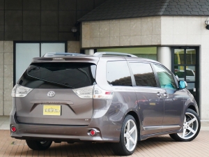 シエナ新車並行　1オーナー
