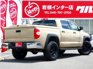 タンドラ新車並行　リフトＵＰ