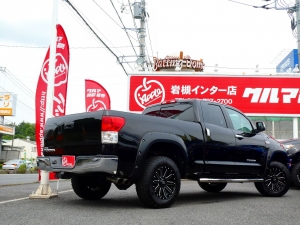 タンドラタンドラ　ダブルキャブ　BWオーバーフェンダー　４WD　KMC　20インチAW