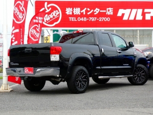 タンドラタンドラ　ダブルキャブ　BWオーバーフェンダー　４WD　KMC　20インチAW