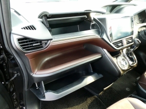 買取・下取り直販車1オーナー　モデリスタ　ディーラーナビ