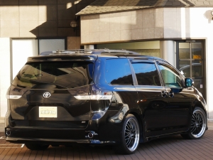 シエナ新車並行　サンルーフ