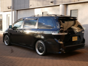 シエナ新車並行　サンルーフ
