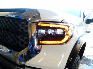 タンドラ2020年タンドラ　クルーマックス　SR5