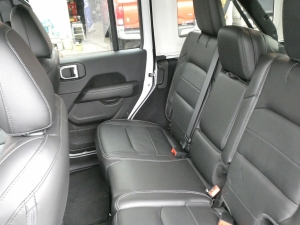 ＪＥＥＰラングラーＪＥＥＰ　Ｗｒａｎｇｌｅｒ　Ｕｎｌｉｍｉｔｅｄ　Ｓａｈａｒａ