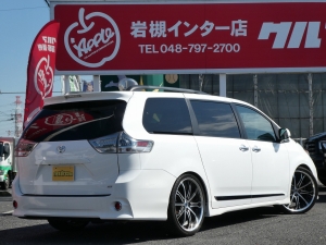 シエナ新車並行　サンルーフ　地デジナビ