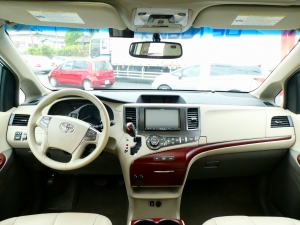 シエナ新車並行　ＸＬＥ　ベージュレザー内装