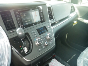 シエナ新車シエナSE　プリファードPKG