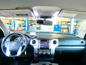 タンドラ新車並行　タンドラ　１オーナー