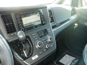 シエナ新車シエナSE　プリファードPKG