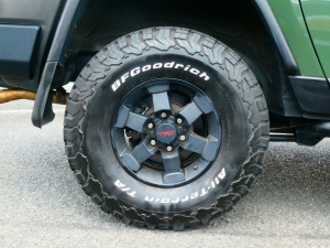 ＦＪクルーザー新車並行2011年モデル　1オーナー　FJクルーザー　限定車トレイルチームスペシャルエディション　アーミーグリーン