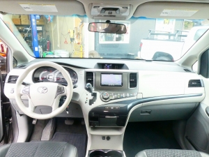シエナ新車並行　サンルーフ　ナビ
