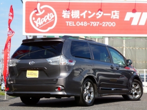 シエナ新車並行　サンルーフ　ナビ