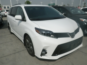 シエナ新車シエナSE　プリファードPKG