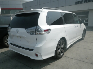 シエナ新車シエナSE　プリファードPKG