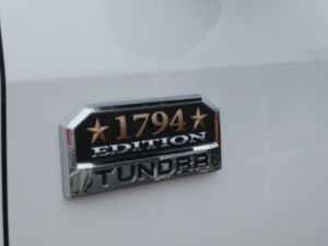 タンドラクルーマックス　新並　カスタム　ホイール　1794エディションＶ８