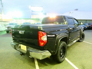 タンドラクルーマックス　SR5　Ｖ８