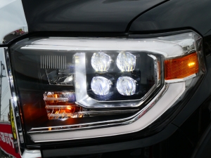 タンドラクルーマックス　SR5　Ｖ８