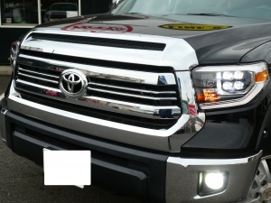 タンドラクルーマックス　SR5　Ｖ８