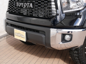 タンドラ新車　SR5　クルーマックス　LEERシェル