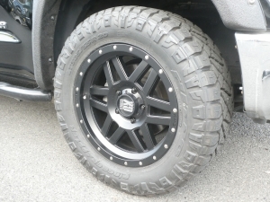 タンドラ新車並行　タンドラ　４ＷＤ　クルーマックス　ＳＲ５