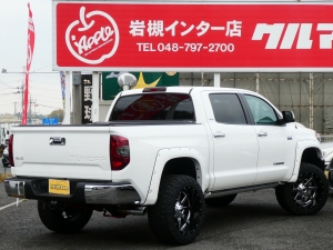 タンドラ新車並行　タンドラクルーマックス　ＳＲ5　Ｖ８