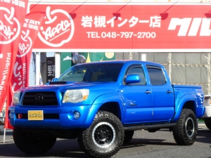 タコマ新車並行　４ＷＤ　ダブルキャブ　トノカバー　ナビ