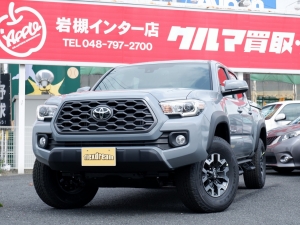 タコマ2021年　新車　セメントグレー