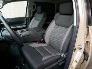 タンドラタンドラ　4WD　クルーマックス　SR5　新車並行