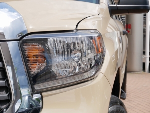 タンドラタンドラ　4WD　クルーマックス　SR5　新車並行