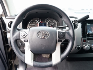 タンドラクルーマックスSR5 5.7V8