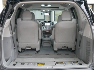シエナ新車並行　シエナ　XLE　4WD
