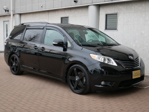 シエナ新車並行　シエナ　XLE　4WD