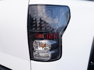 タンドラ新車並行　タンドラ　クルーマックス　リフトアップ　customコンプリート