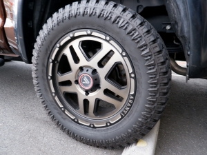 タンドラ新車並行　タンドラ　4ＷＤ　クルーマックス　1794ＥＤ　Ｖ８
