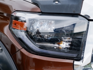 タンドラ新車並行　タンドラ　4ＷＤ　クルーマックス　1794ＥＤ　Ｖ８