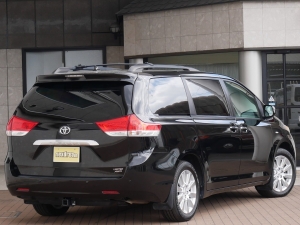 シエナ新車並行　シエナ　4ＷＤ　リミテッド