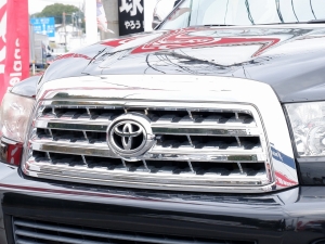 セコイア新車並行セコイア　4ＷＤ　ＳＲ５　プレミアム
