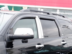 セコイア新車並行セコイア　4ＷＤ　ＳＲ５　プレミアム