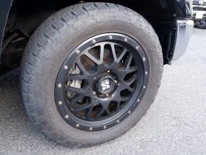 タンドラ新車並行　タンドラ　4ＷＤ　クルーマックス　SR5