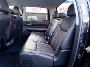 タンドラ新車並行　タンドラ　4ＷＤ　クルーマックス　SR5