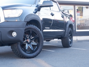 タンドラ新車並行タンドラ　4ＷＤクルーマックス　Ｖ８