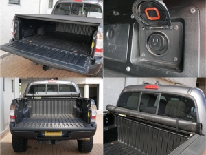 タコマタコマ　4WD　ダブルキャブ
