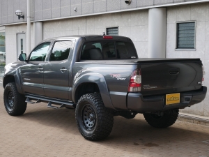タコマタコマ　4WD　ダブルキャブ