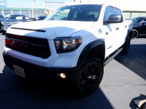 タンドラ新車並行　タンドラ4WD　クルーマックス　SR5
