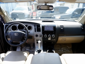 セコイア新車並行　セコイア　４ＷＤ　リミテッド