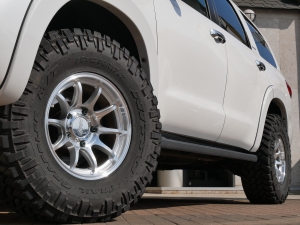 セコイア新車並行セコイア ４ＷＤ プラチナム