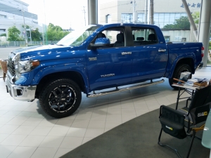 タンドラTSS付　2018タンドラ　4WDクルーマックス