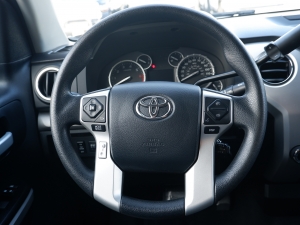 タンドラ新車並行タンドラ　4ＷＤ　クルーマックス　リミテッド
